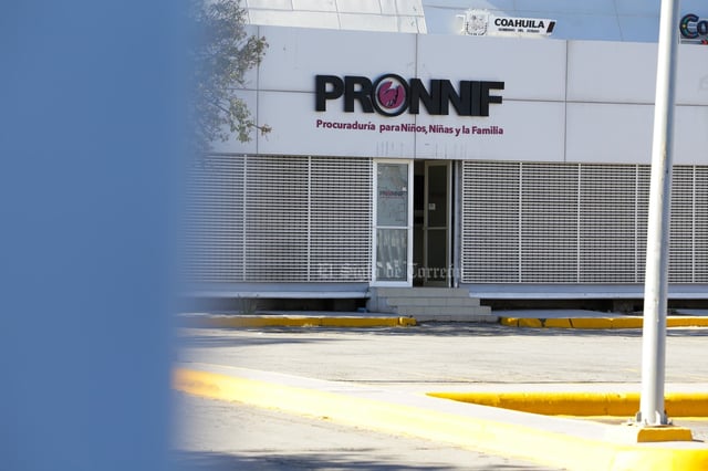 Familias de víctimas de feminicidio toman edificio Coahuila Familias de víctimas de feminicidio toman edificio Coahuila