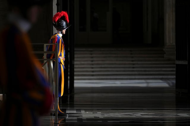 Guardia Suiza Pontificia, entre encargados de la seguridad del cónclave