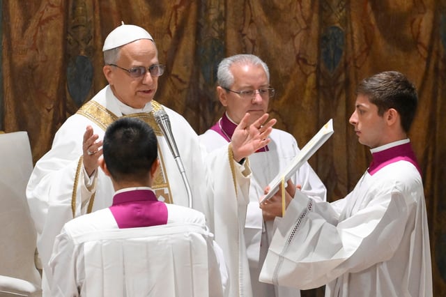 Papa León XIV ofrece su primera misa en la Capilla Sixtina Papa León XIV ofrece su primera misa en la Capilla Sixtina