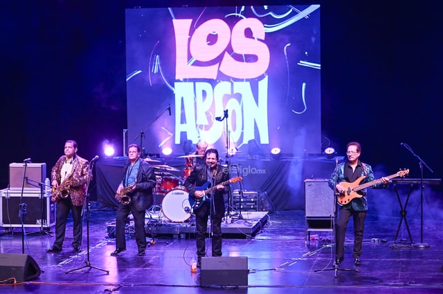 Los Apson hacen vivir a los laguneros una noche de rock and roll Los Apson hacen vivir a los laguneros una noche de rock and roll