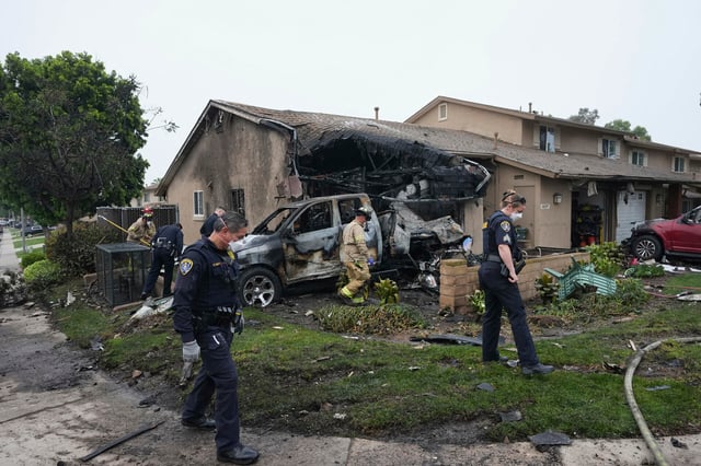 Mueren varias personas al estrellarse avioneta en San Diego; destruye viviendas y vehículos Mueren varias personas al estrellarse avioneta en San Diego; destruye viviendas y vehículos