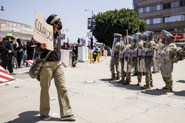 Protestan contra redadas masivas de migrantes en Los Ángeles Protestan contra redadas masivas de migrantes en Los Ángeles