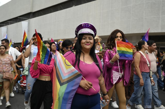 Cientos toman las calles para celebrar el Día del Orgullo LGBTI Cientos toman las calles para celebrar el Día del Orgullo LGBTI