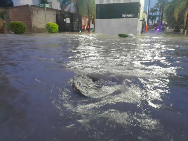 Se inundan diversas zonas de Torreón tras las lluvias