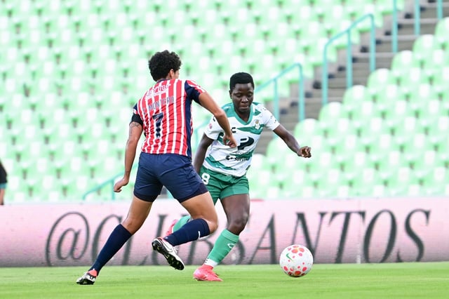 Extra, Extra... Ganan las Guerreras a Chivas en el Estadio Corona