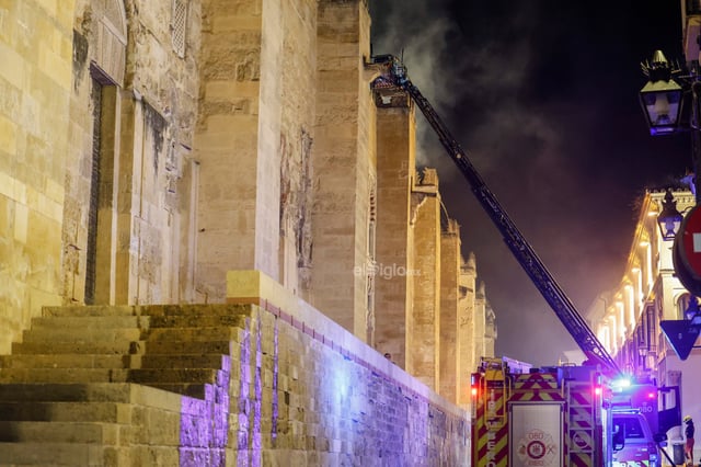 Mezquita de Córdoba se incendia por tercera ocasión en su milenaria historia