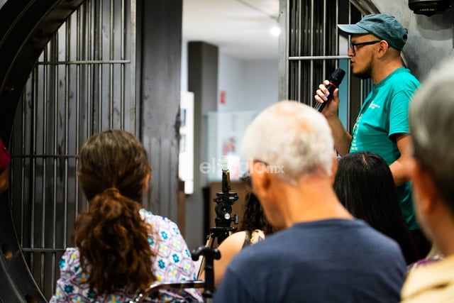 Escritor Vicente Alfonso presenta su novela 'La noche de las reinas' en Torreón Escritor Vicente Alfonso presenta su novela 'La noche de las reinas' en Torreón