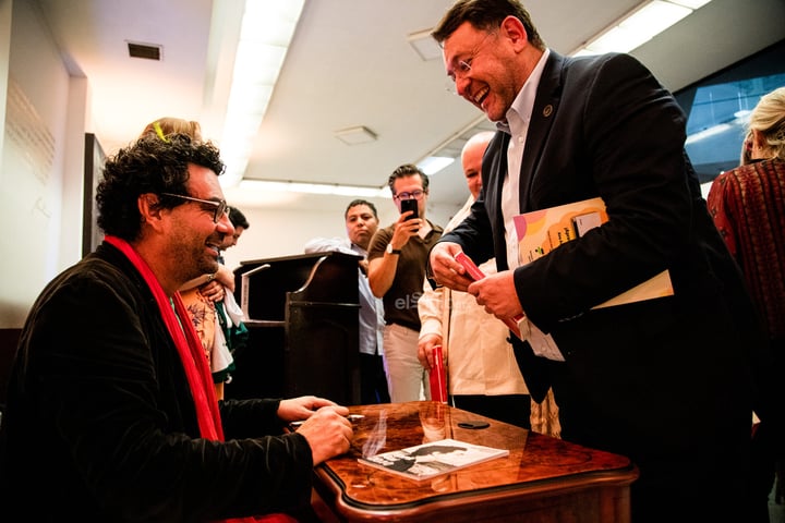 Presentación del libro 'Amadeus en bicicleta' de Rolando Villazon