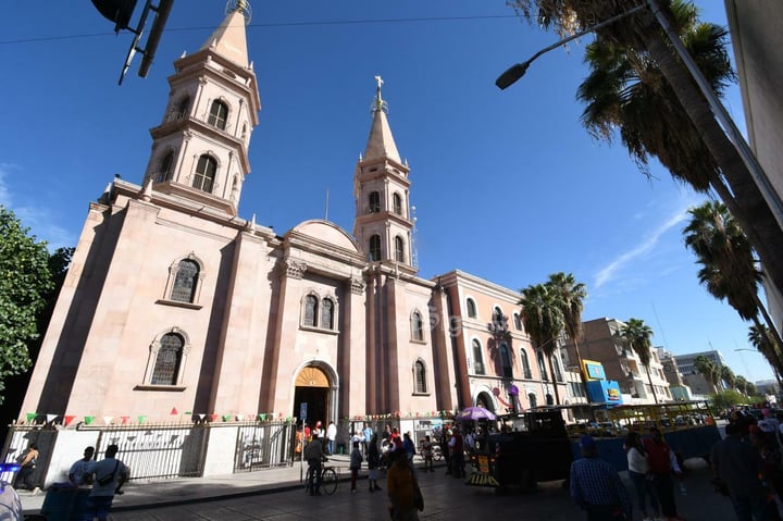 Peregrinación por la Virgen de Guadalupe en Día del Ferrocarrilero