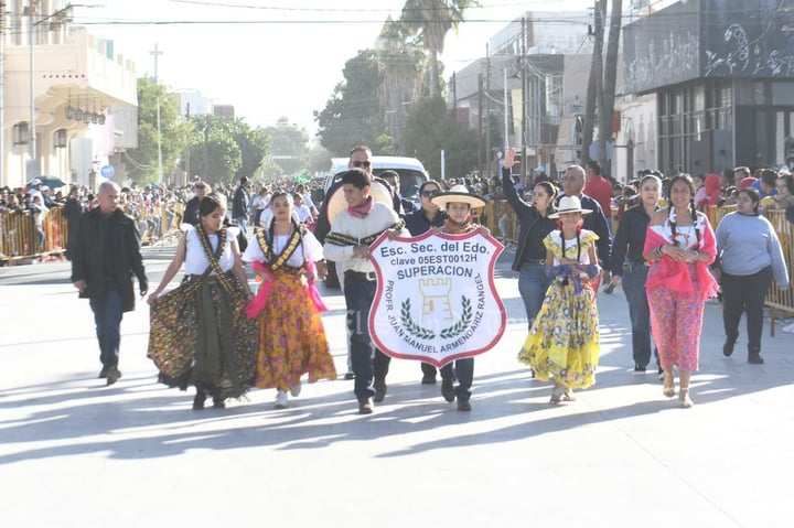 Desfile cívico militar por el 114 aniversario de la Revolución Mexicana