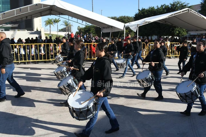 Desfile cívico militar por el 114 aniversario de la Revolución Mexicana