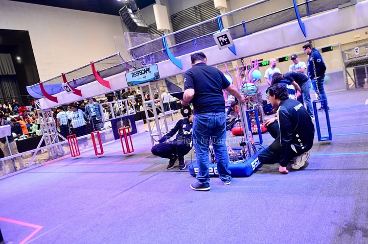 FIRST Regional Laguna 2025 arranca con juegos de práctica
