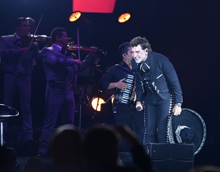 Alejandro Fernández 'El Potrillo' no se raja en Torreón, ofrece concierto en Coliseo Centenario