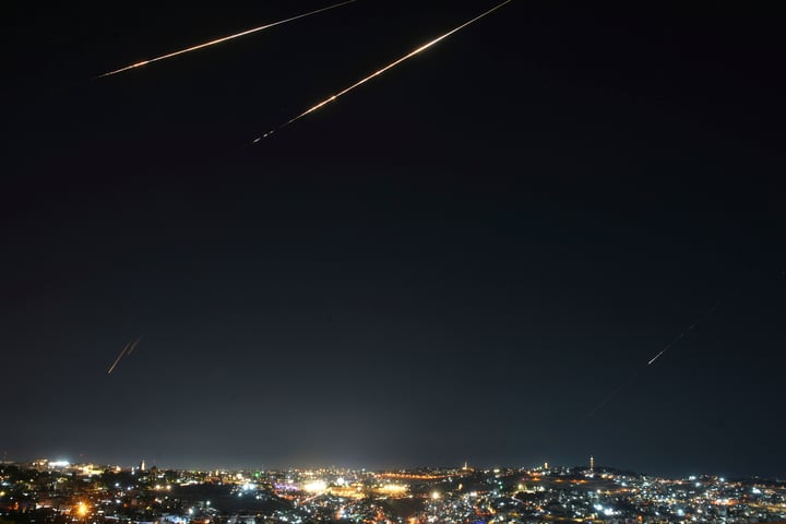 Irán contraataca a Israel tras asesinato de altos mandos militares y científicos