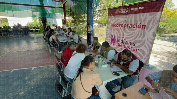 Abarrotan primer día de registro de la Pensión Mujeres Bienestar