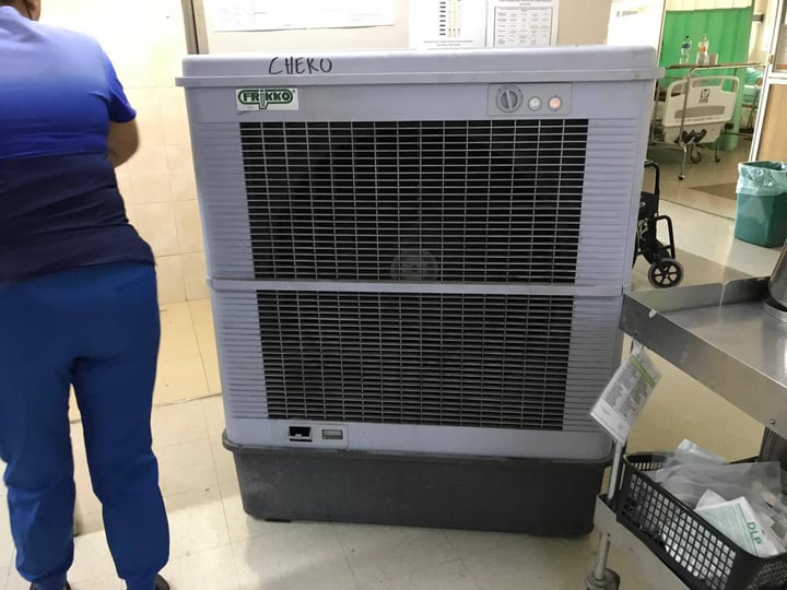 Instalan enfriadores a personal de clínica 71 del IMSS pero pacientes 'siguen hirviendo'