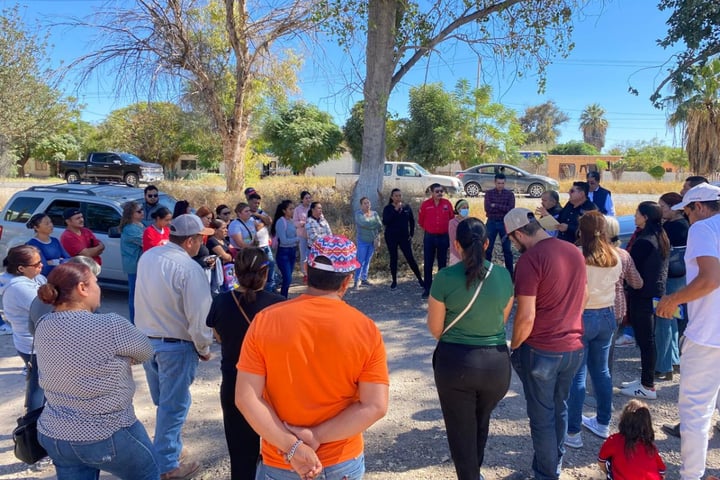 Reunión en San Pedro orienta a familias sobre proceso de escrituración