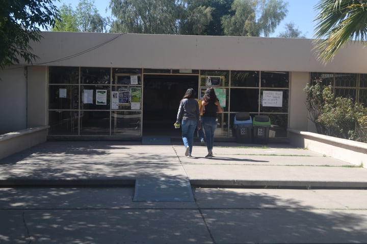 Hasta la semana pasada, ocho aulas estaban en problemas por fallas en los equipos de aire acondicionado.  (EL SIGLO DE TORREÓN)