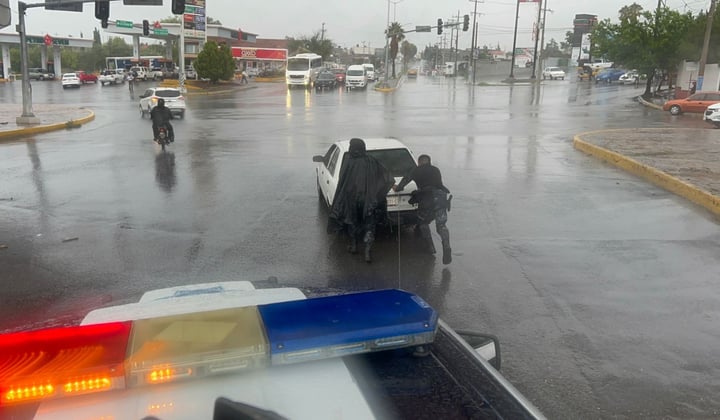 Registración afectaciones en Saltillo tras fuertes lluvias