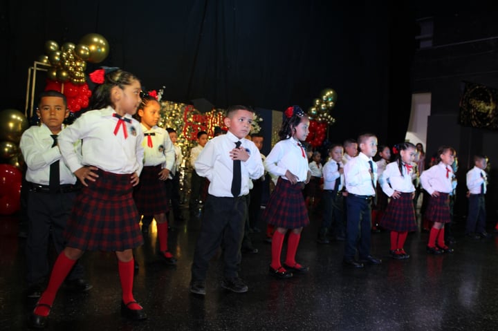 Se gradúan 40 niños del preescolar Manuel Cervantes Imaz, de San Pedro