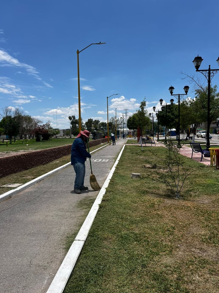 Gómez Palacio mejora la Plaza del Divino Niño en vísperas de festejos religiosos