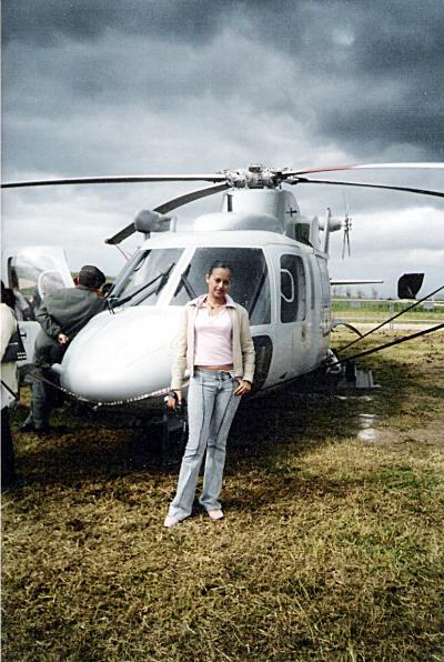 Laura Santacruz Albarrán, en el desfile militar aéreo de los reyes de España.