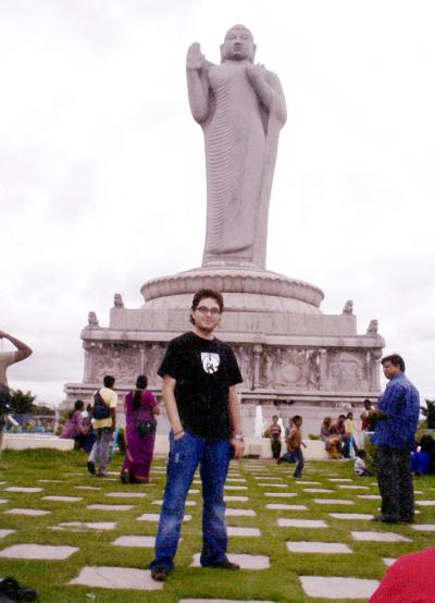 César Garza Rosales, en su viaje a India.