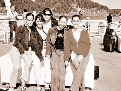 Thamara Rodríguez, Verónica Ávila, Lupita Castañeda, Maru Gardea y Ale Flores realizaron un paseo a bordo de un ferry en Vancouver, Canadá.