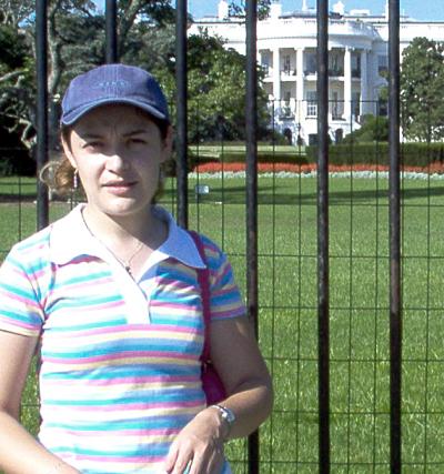 Ana Laura Moreno Robles, radica en Estados Unidos, aquí la vemos en el tour que realizó por Washington.