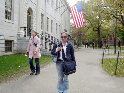 Alejandra Santibáñez Páez en la Universidad de Harvard, en Massachussets, donde actualmente estudia.