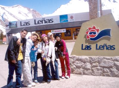 Dulce Godoy, Manuel Serrano y Marcos Ramírez, en una viaje de estudios a la Provincia de las Leñas en Mendoza, Argentina.