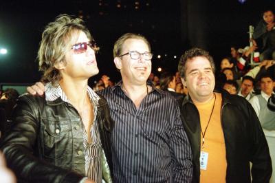 También se presentó ante los casi 10 mil asistentes al foro de Paseo de la Reforma el grupo de rock australiano INXS