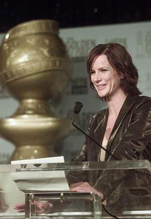 La actriz Rachel Griffiths anunció las nominaciones de la 60va. entrega de Premios Globo de Oro.