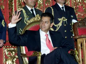 El ex coronel Lucio Gutiérrez asumió la presidencia del Ecuador y se apresuró a afirmar que no gobernará ni para las izquierdas ni para las derechas y combatirá la corrupción como una política de estado.