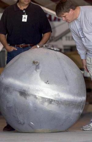 Bob Cabana, coordinador jefe de las tripulaciones de la NASA, confirmó en conferencia de prensa que se encontraron restos de los siete astronautas, que 'están todavía en fase de identificación