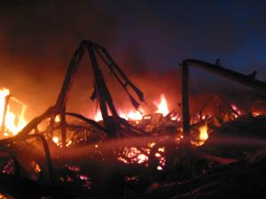 En un momento y ante el riesgo de que los depósitos de gas explotaran, se ordenó el cierre de la circulación por el bulevar Ejército Mexicano, desviando el tráfico procedente de Torreón por el bordo de protección del lecho seco del Río Nazas, mientras que el de Gómez Palacio transitó por la avenida Lerdo de Tejada.