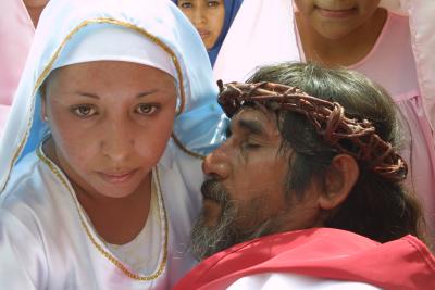 Vargas Mendoza estimó que la cantidad de católicos que visitó el santuario este viernes, pudo ser de 20 mil personas, rebasando así la cifra de 15 mil que se esperaban y pese a ello, por fortuna no se registraron desgracias que lamentar