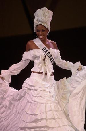 Nadia Forte de Barbados, durante la pasarela montada en el centro de convenciones del capitalino Hotel El Panamá.

Un jurado de ocho panameños seleccionó el traje ganador, en un evento en el que también arrancaron aplausos los trajes de la brasileña Gislaine Ferreira, de la guatemalteca Florecita Cobián, de la coreana Na Na Keum y de la canadiense Leanne Marie Cecile.