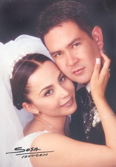 Ing. Jaime Cuahutémoc González Juy e Ing. Verónica Macías Cortés contrajo matrimonio en la parroquia Los Ángeles, el sábado 17 de mayo de 2003