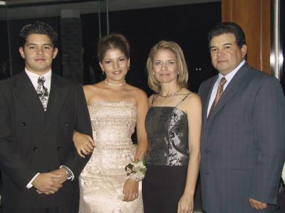 Luis Alberto Maeda, Lilia Mónica Maeda, Reyna Nuñez y Luis P. Maeda.