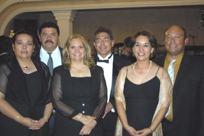 Saturnino Guzmán y Mirna de Guzmán, Guillermo Alejandro Quintero y Sofía Colunga, Víctor Santibáñez y Socorro Noé.