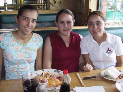 Daniela Garibay, Brenda Braille y Tuty Valles.