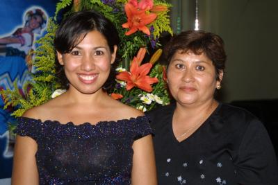 Verónica Ramírez Valadez y Rocío Claro Carrillo.