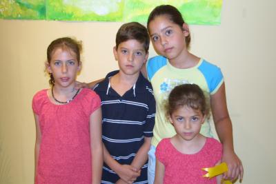 Micaela y Camila Arizpe , Alejandra y Luis Alberto Ramos.