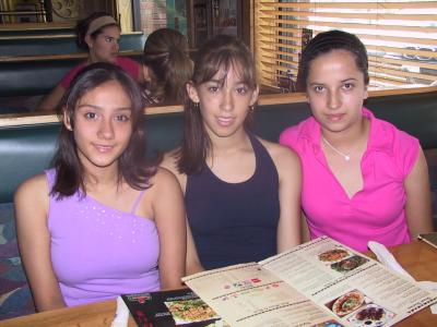 Rebeca Alanís, Ana Ortíz y Adelaida de Villa.