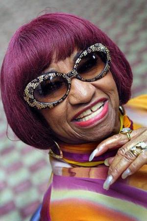 La cantante cubana Celia Cruz falleció a los 78 años en su hogar en Nueva Jersey,  como consecuencia del cáncer cerebral que padecía, informó su portavoz, Blanca Lasalle.