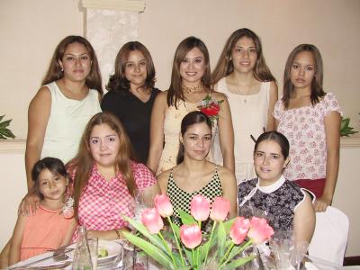 July Salazar fue festejada por su cercano matrimonio, alguinas de las invitadas fueron, Claudia Salazar, Anahí Castillo, Ana Herrera, Elizabeth Olivares, Adelaida García, Marcela García, Marcela Ibarra y Bety Rincón.