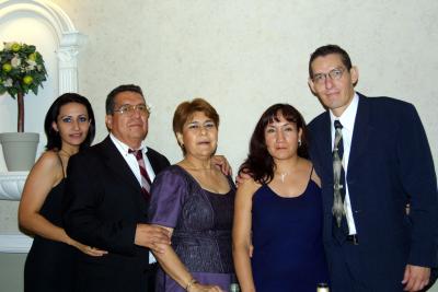 Adriana HInojosa Guzmán, José Hinojosa Martínez, Francisca Estela de Hinojosa, Mary Silerio de Camarillo y Jesús Camarillo Hinojosa