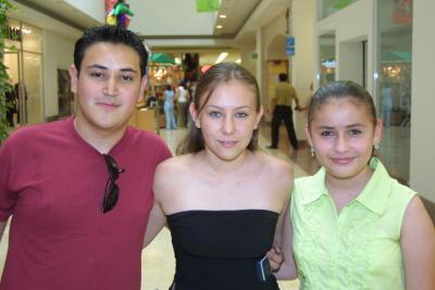 Alejandro Guerra, Rocío Galván y Ana Garza.