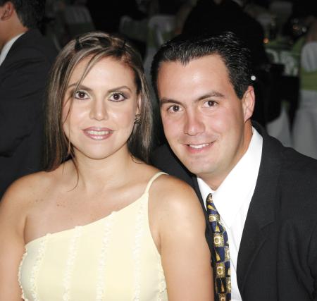 Carmen María Sánchez y Luis Wolff asistieron a una recepción de boda.